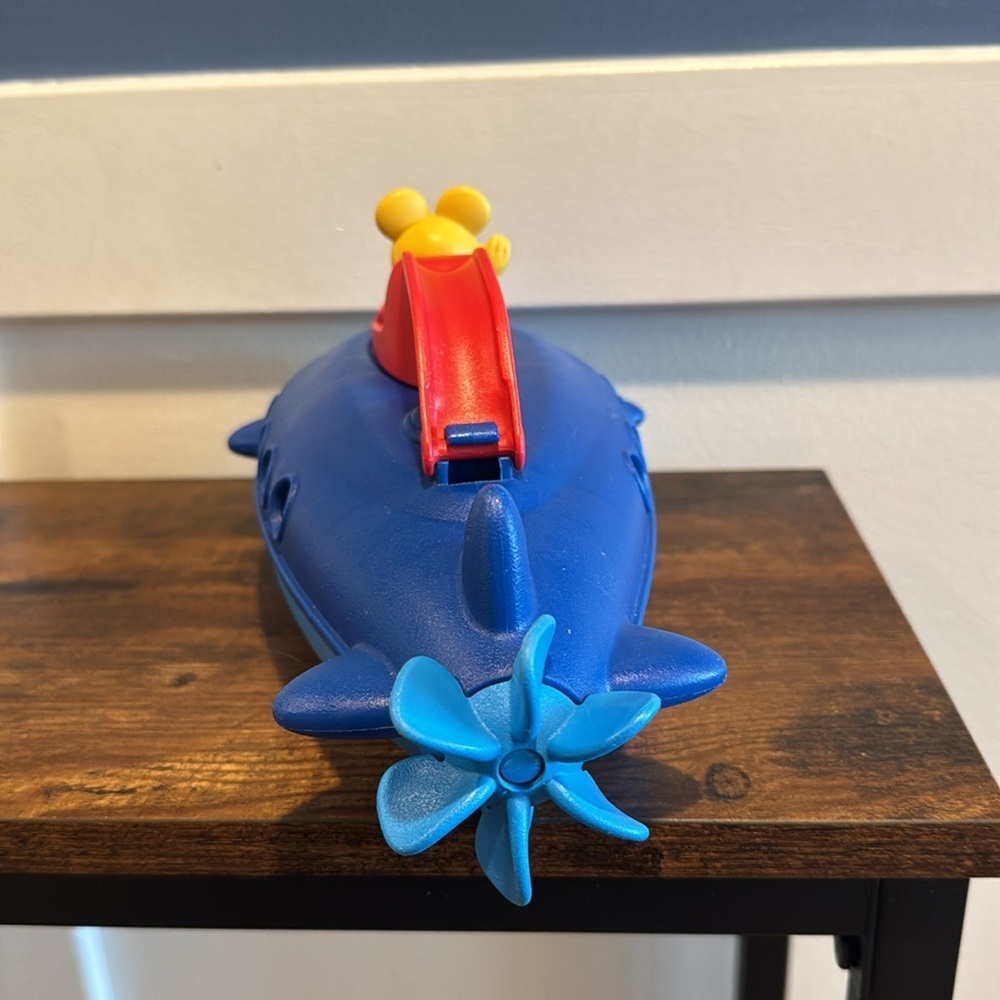 Green Toys - Blue Submarine Toy BPA Free 100% Recycled Made in USA Brand - Picture 4 of 10